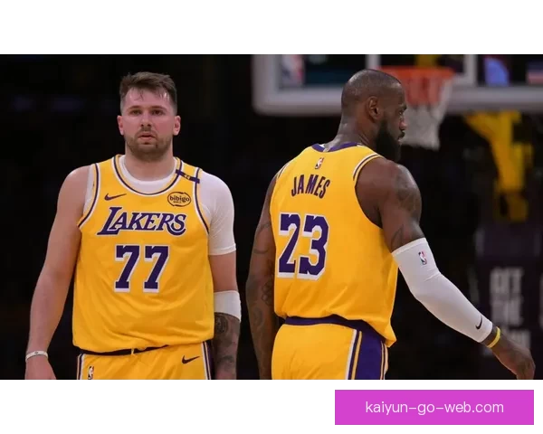 詹姆斯：东契奇关键时刻爆发 我虽疲惫依旧与队友一起拼搏取胜